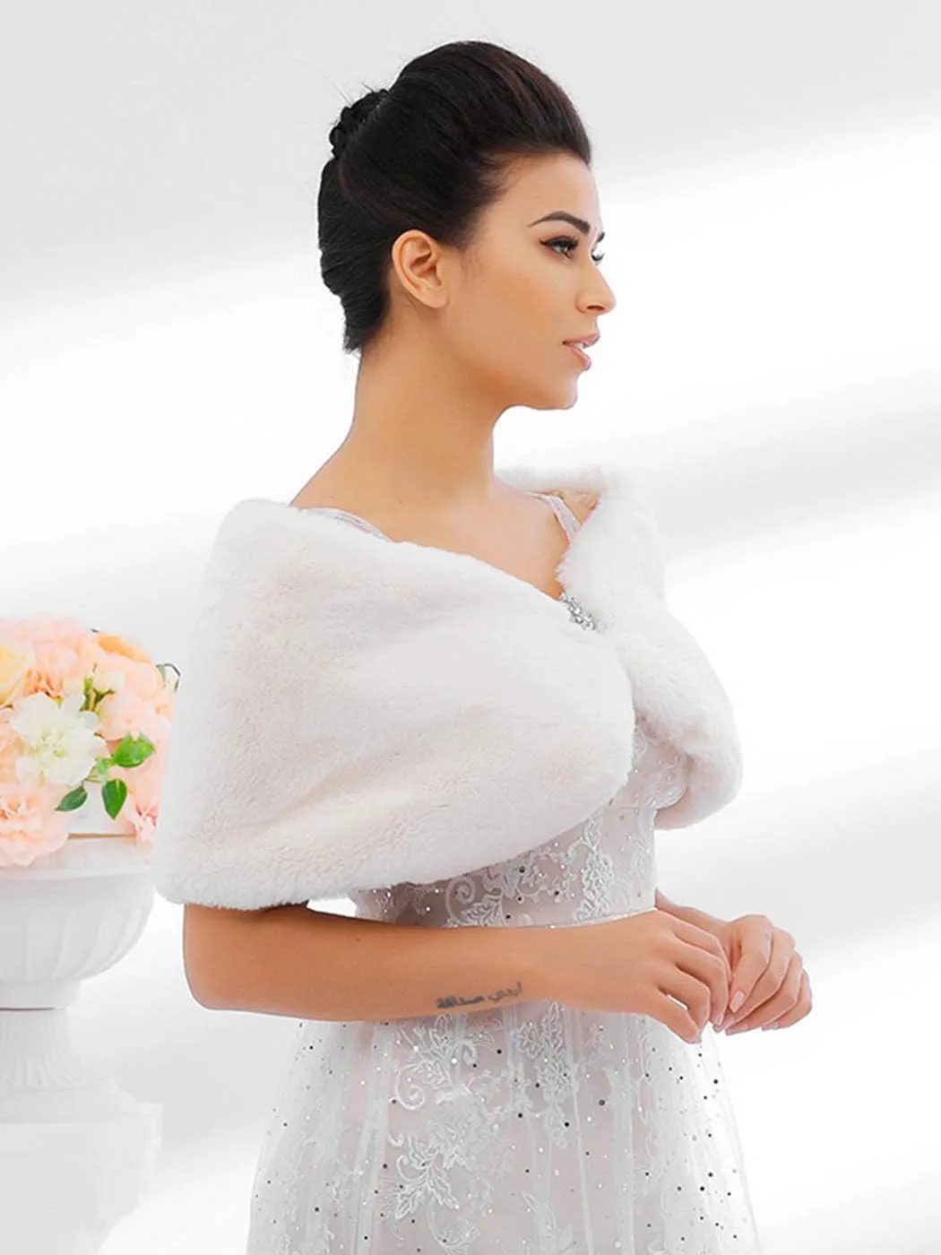JAKAWIN Women’s Faux Rabbit Fur Wraps and Shawls Bride Wedding Fur Stole Bridal Dress Shrug Cover Up for Women