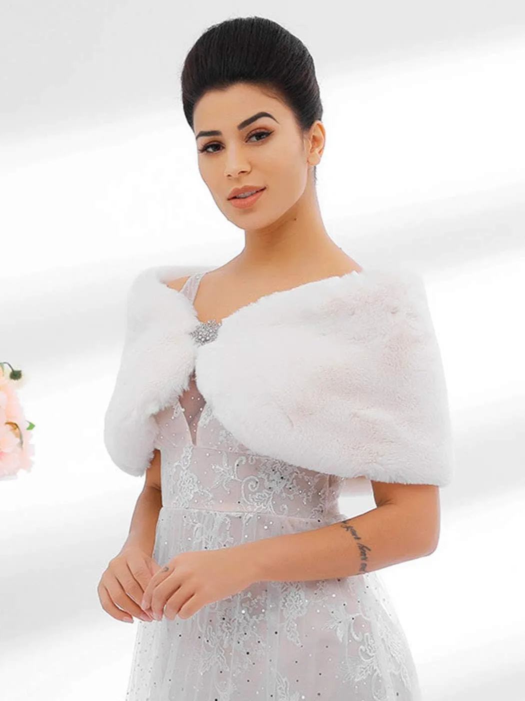 JAKAWIN Women’s Faux Rabbit Fur Wraps and Shawls Bride Wedding Fur Stole Bridal Dress Shrug Cover Up for Women